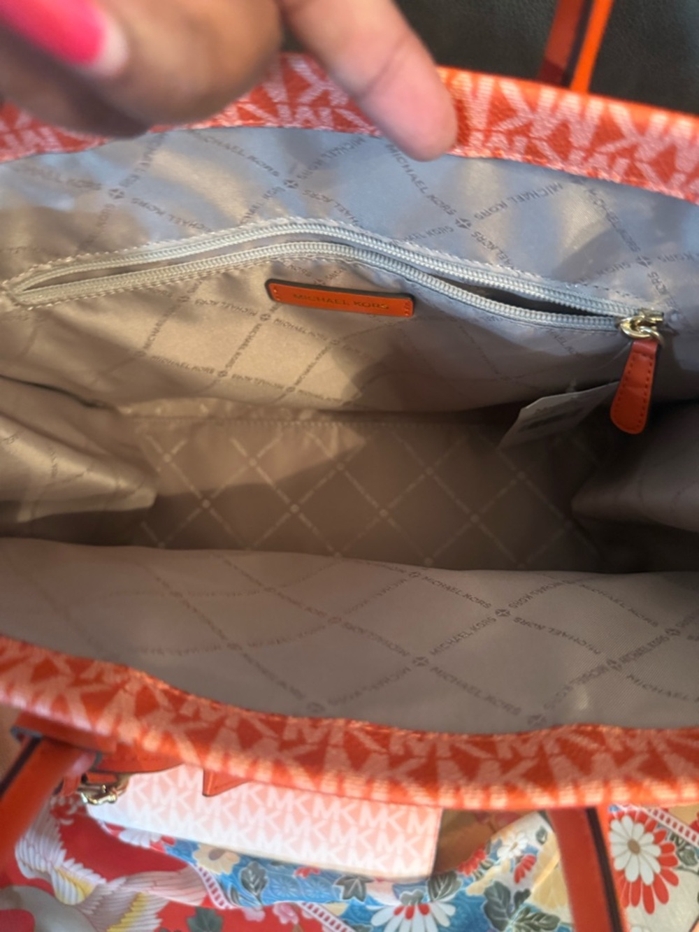 Michael Kors Coral Ombre Signature Crossbody Tote with Wristlet - Picture 7 of 10